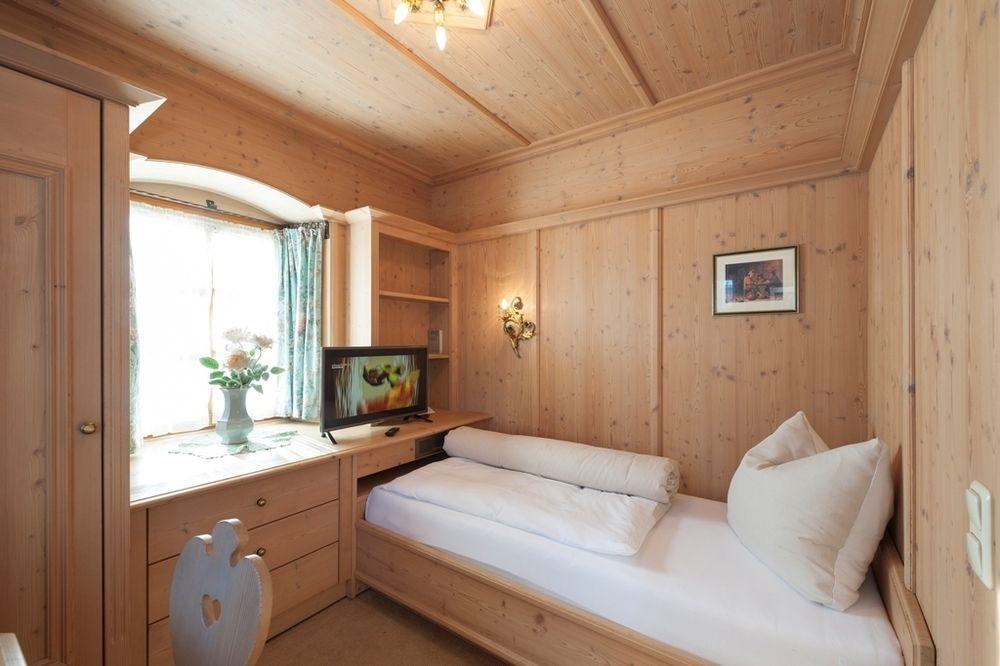 Hotel Garni Bernhard Am See Walchsee Buitenkant foto